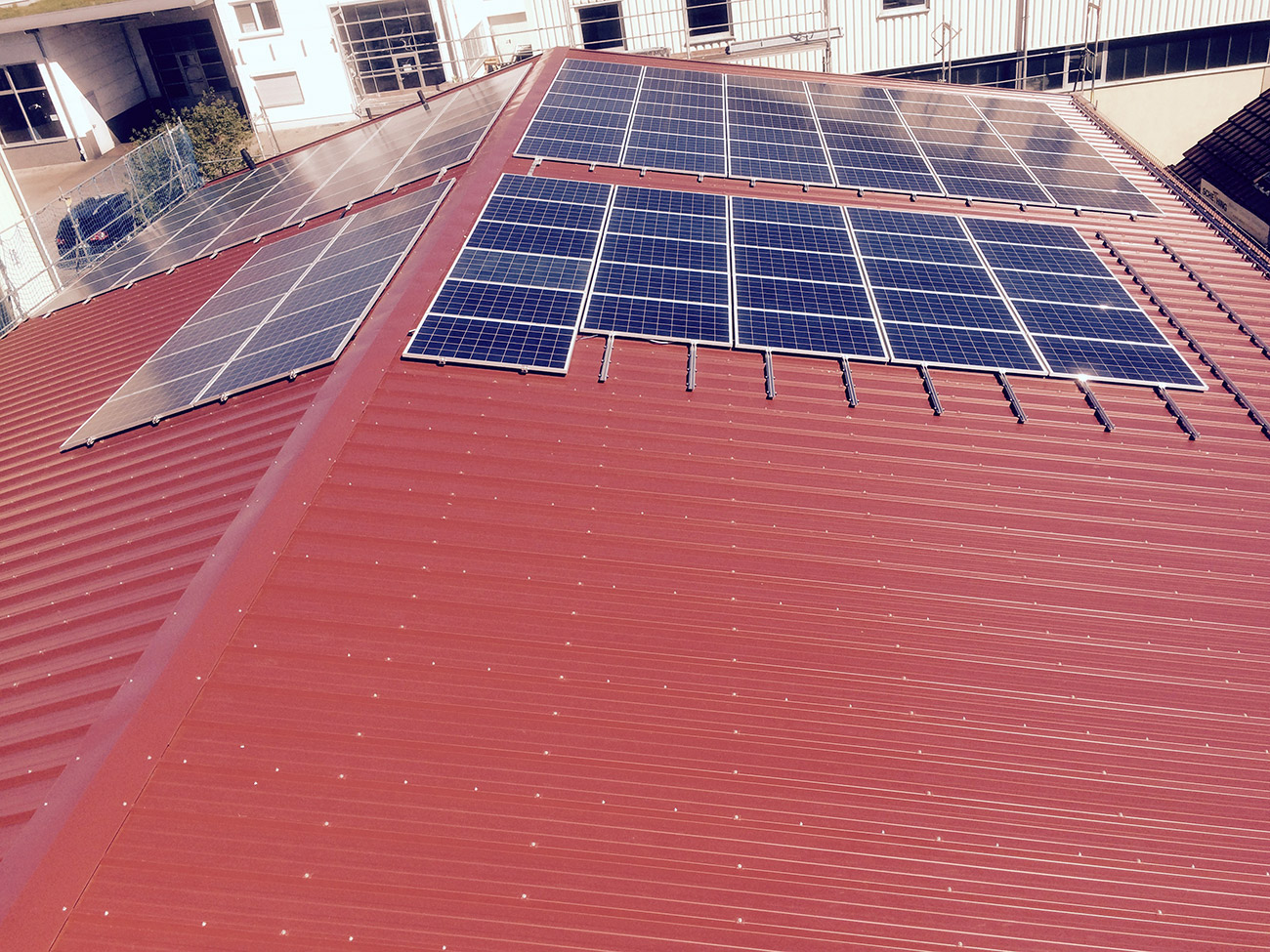 Erneuerung Hallendach Betriebshalle mit Sandwichelementen, Höfingen