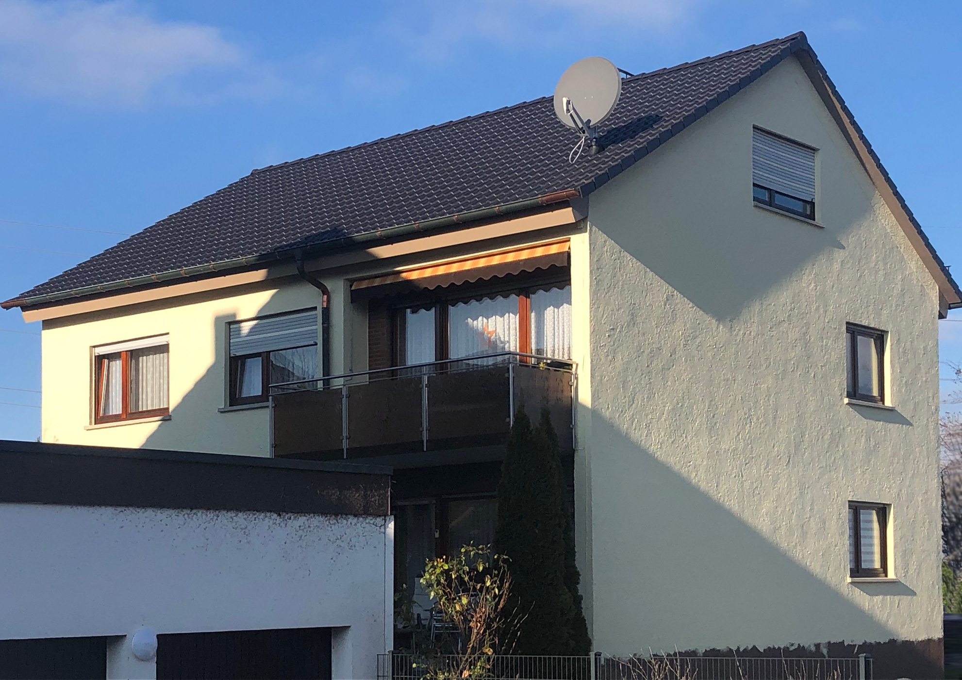 Aufdachdämmung mit Linitherm, Ziegel Braas Betondachstein Frankfurter Pfanne, Höfingen