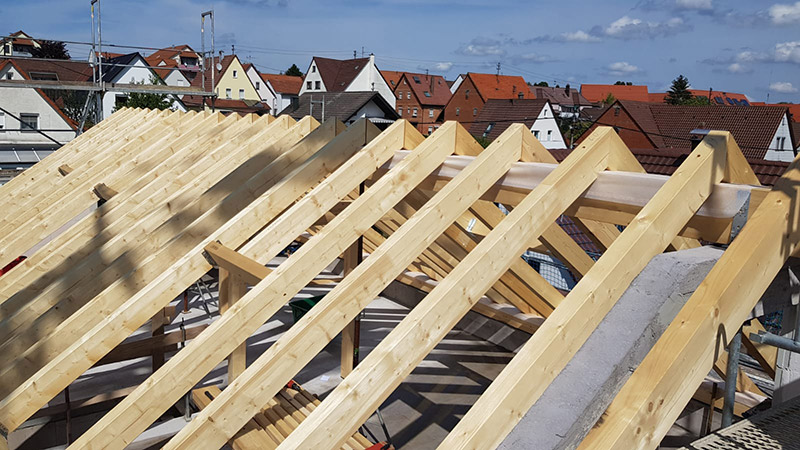 Mansardendach Neubau Mehrfamilienhaus, Höfingen